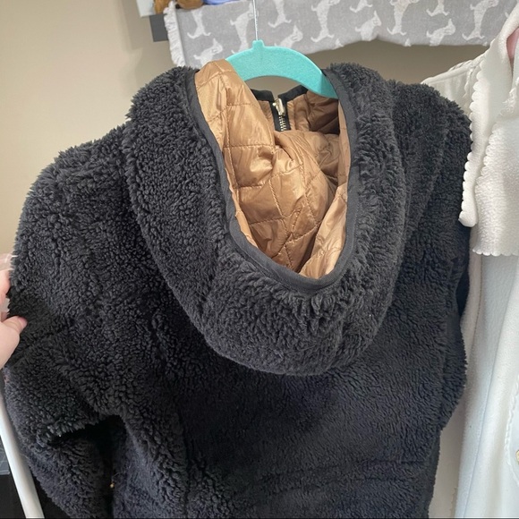 Kate Spade | NWT Black and Tan Reversible Faux Fur Quilted Jacket Size Small - Picture 8 of 9